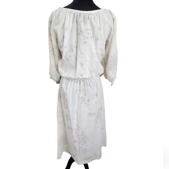 Vintage cottagecore white floral and butterfly print dress - Picture 6 of 8